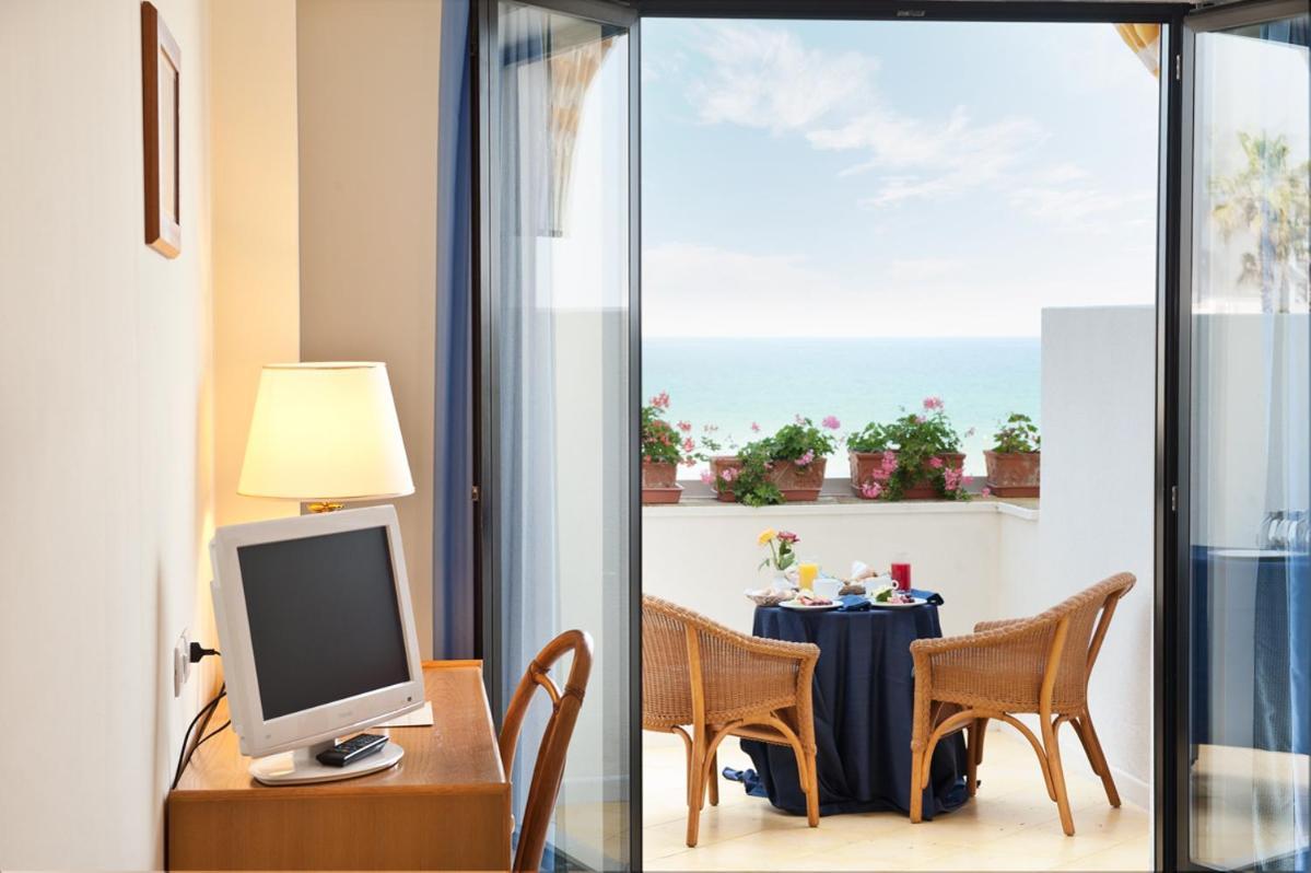 Hotel Del Levante Torre Canne Exterior photo